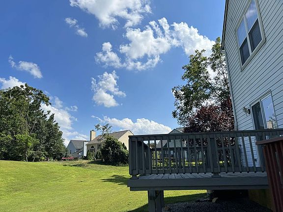3rd image of 453 Darby Ln