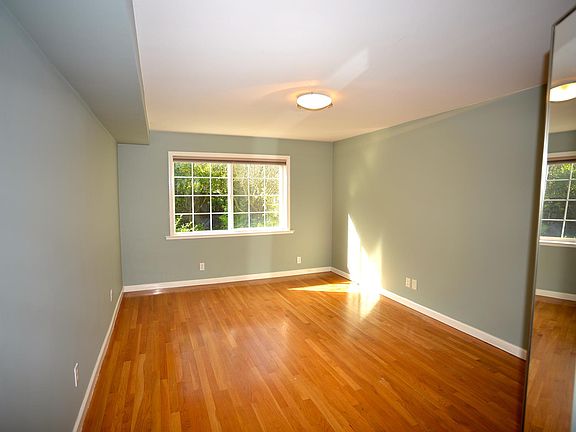 5th image of 251 Vicente St