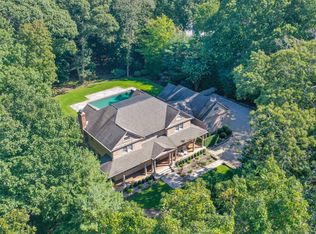 9 Fairway Ct, Sag Harbor, NY 11963