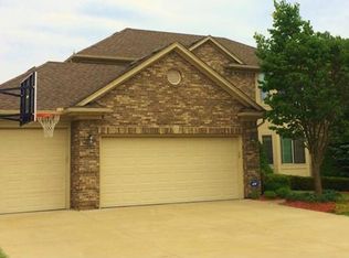 39032 Zofia Ave, Sterling Heights, MI 48313