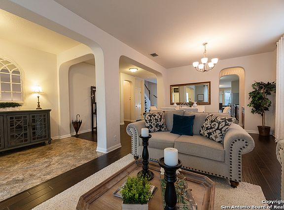 4th image of 25711 Copperas Ln