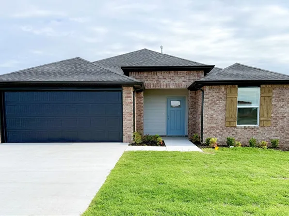 200 Collie Ave, Lowell, AR 72745