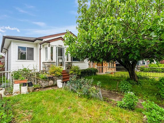 2nd image of 2566 Venables St
