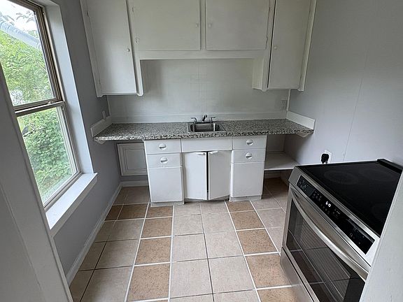 5th image of 702 Rosedale St #3
