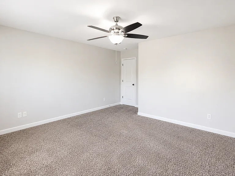 14 Marquis Dr — Photo 6