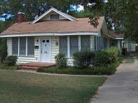 1st image of 1055 Park Dr