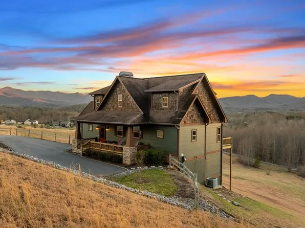 43 Brockenhurst Dr, Young Harris, GA 30582