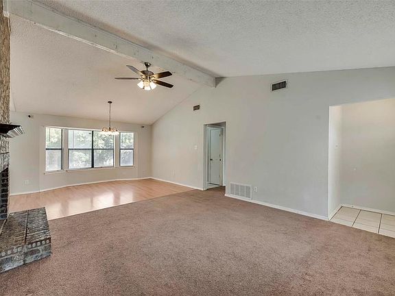 3rd image of 1015 Barton Ave