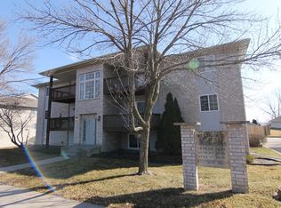 60 Westside Dr #60, Iowa City, IA 52246