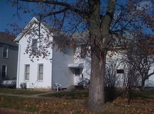 942 E Main St, Coshocton, OH 43812