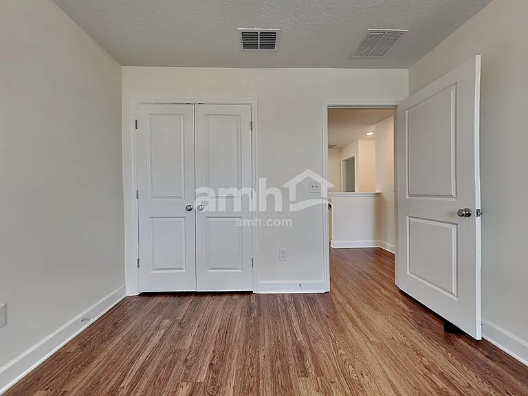 1045 Walden Pond Dr — Photo 23
