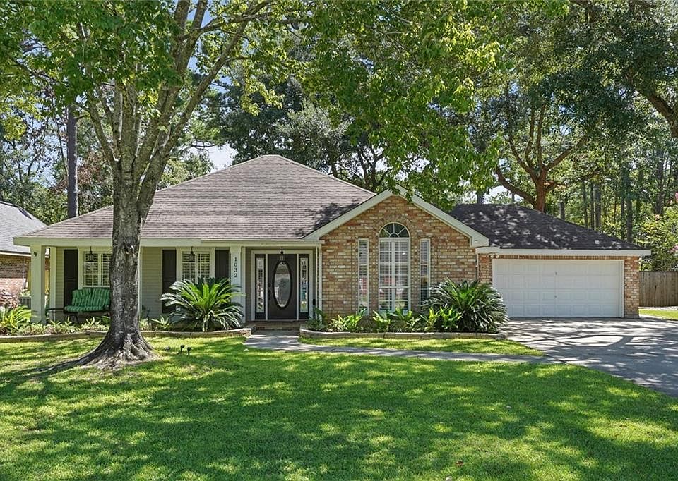 1st image of 1032 Live Oak Loop