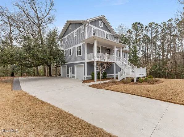 104 W High Bluff Drive, Hampstead, NC 28443