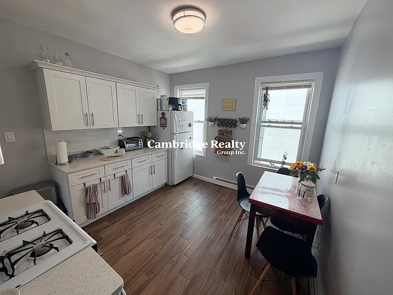 9-11 Houghton St #3 — Photo 1
