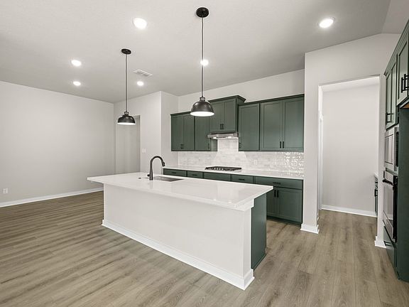 4th image of 2613 Teton St