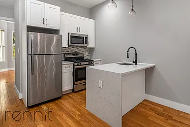 Rented by Rennit Inc.