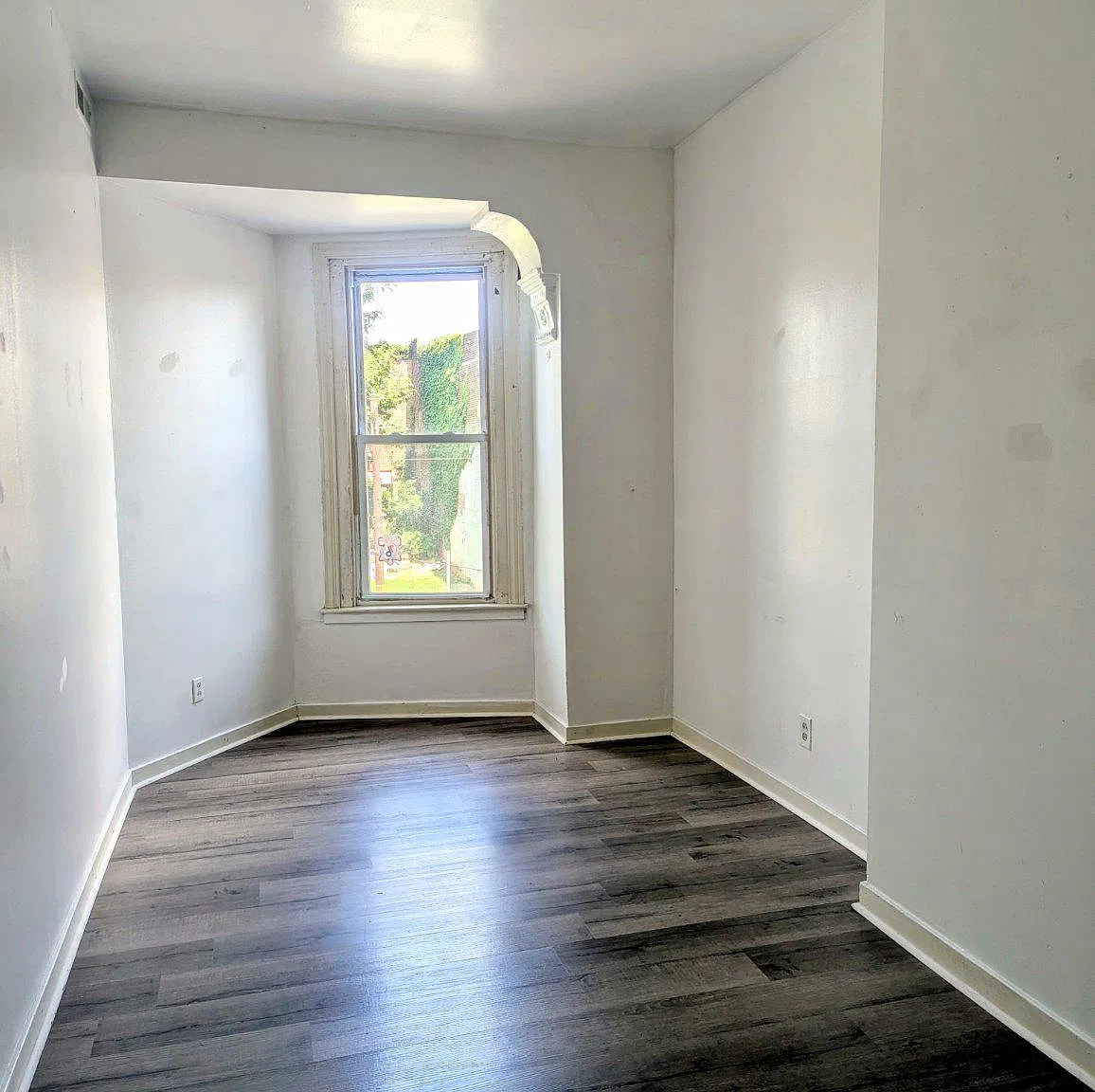 2 bed, 1.0 bath, 400 sqft, $900 — Photo 1