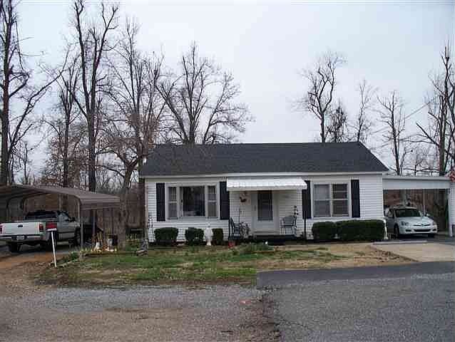 2nd image of 1000 Idlewild Ave