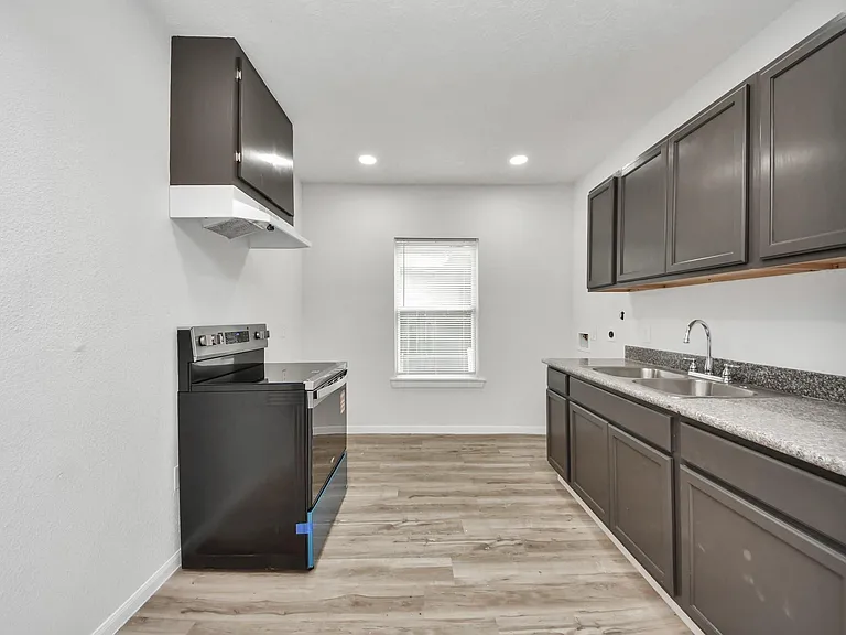 7021 Canal St #A — Photo 9