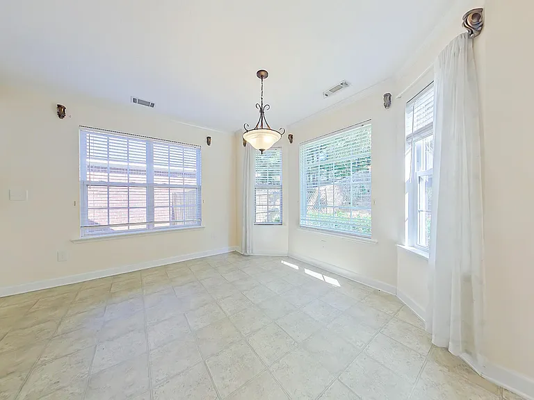 615 Ventana Dr — Photo 7