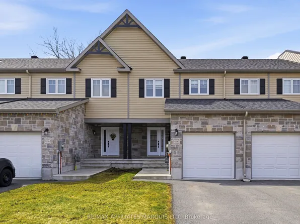 1118 Clement Ct, Cornwall, ON K6H 0G3