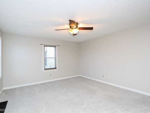 3rd image of 64 Winwood Dr