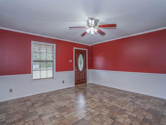 3rd image of 4915 Montrose Ln