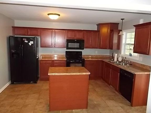 4th image of 1375 Francesca Dr