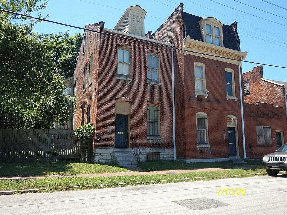 4219 20th St 2-fam far left