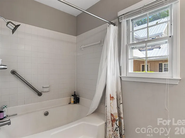 3700 Selwyn Farms Ln #4 — Photo 22