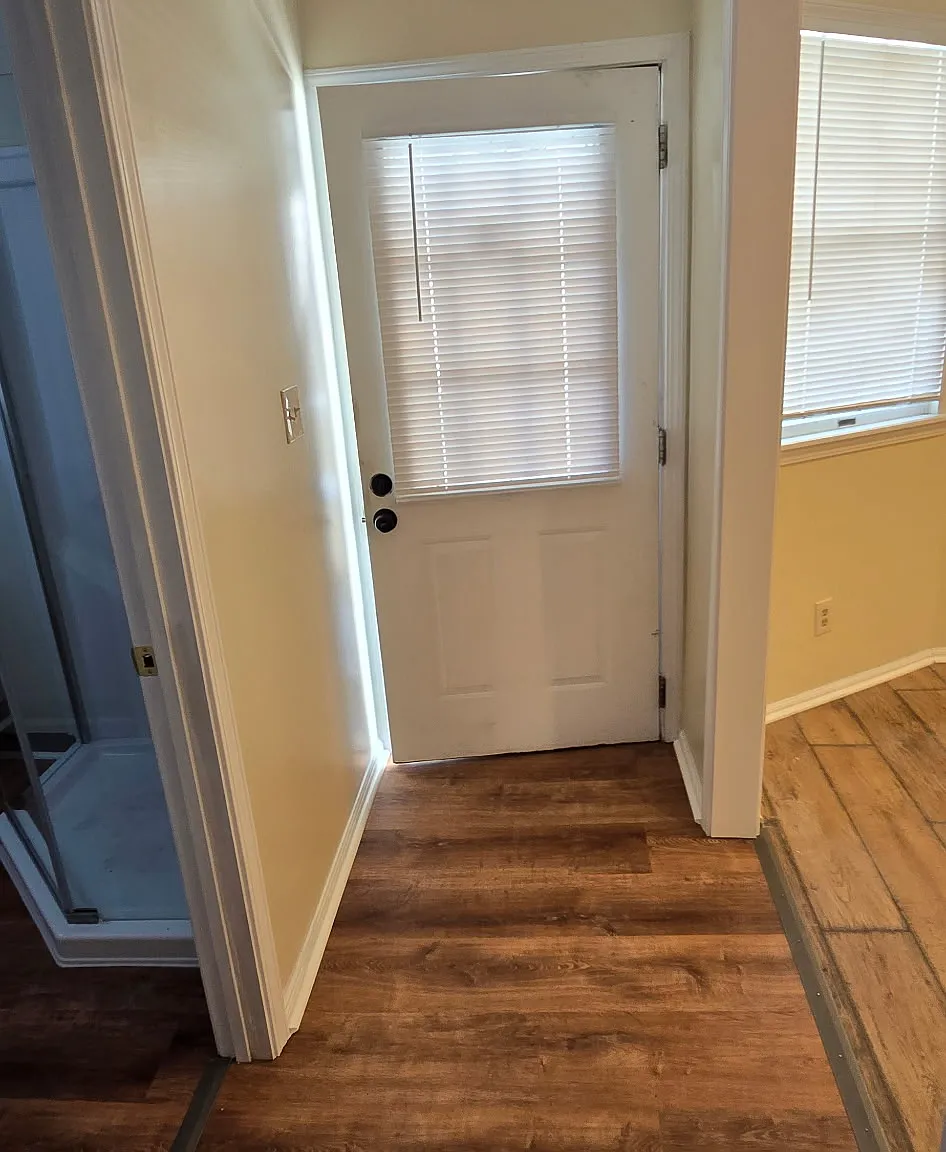 2902 Pine Avenue - 1B — Photo 4
