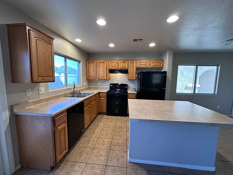4446 Avery Park Ave — Photo 7