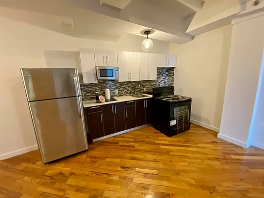 Rented by City Connections Realty | media 12
