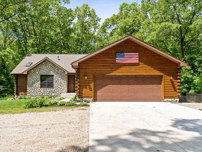 15595 Pruin St, Spring Lake, MI, 49456