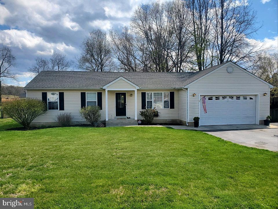 1st image of 35811 Army Navy Dr