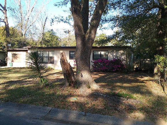 3rd image of 4404 Deauville Way