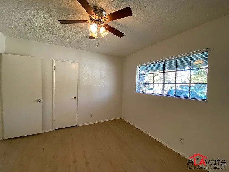 11820 Chandler Blvd #7 — Photo 4