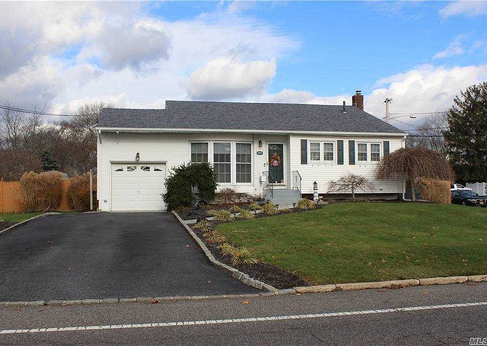 317 Hunter Ave, West Islip, NY 11795 Zillow