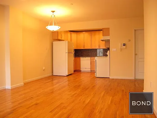 Rented by Bond New York | media 25