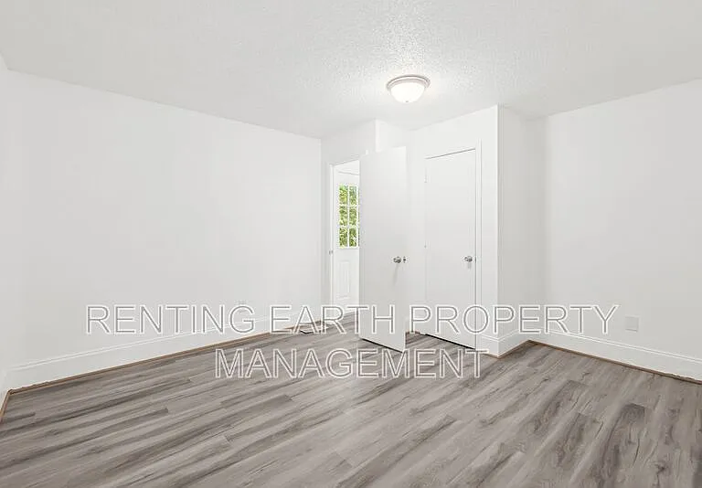 600 Westwood Ave — Photo 6