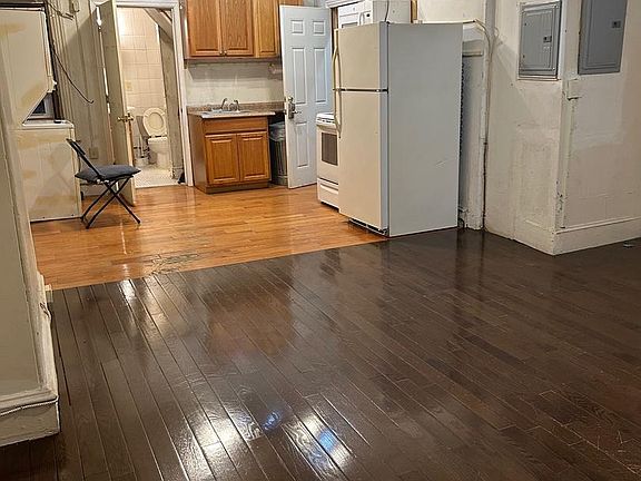 3rd image of 2963 Frankford Ave
