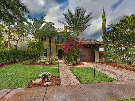 3rd image of 713 Madeira Ave