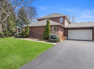 1818 Hunter Hill Rd, Hudson, WI 54016