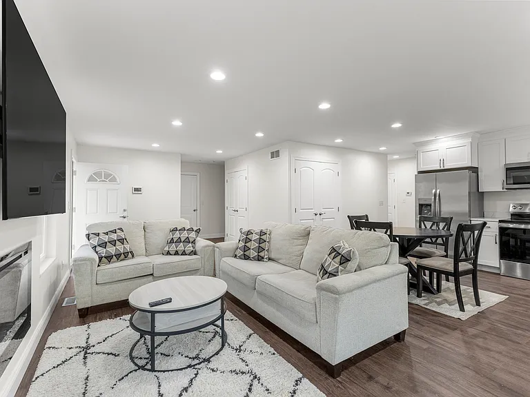 28202 Fortson Ln — Photo 9