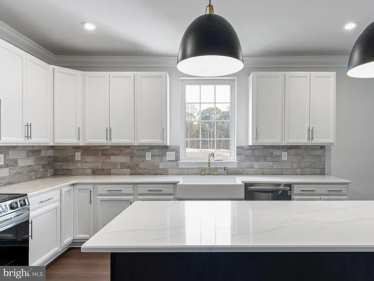 240 Baldy Ln — Photo 10