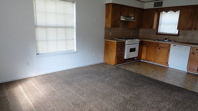 1st image of 142 Tangerine Dr