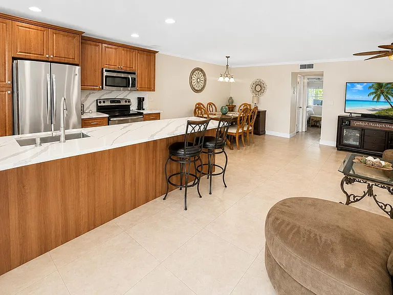 512 High Point Dr #C — Photo 3