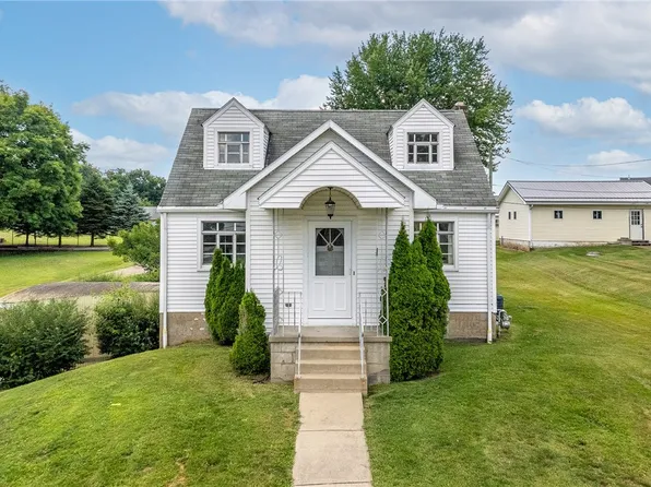 12 Long St, Burgettstown, PA 15021