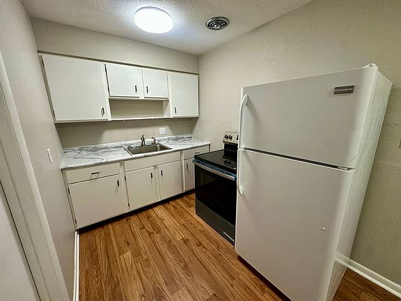 4th image of 1102 N Benjamin St #0