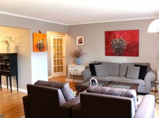 390 Morris Ave, Summit, NJ 07901